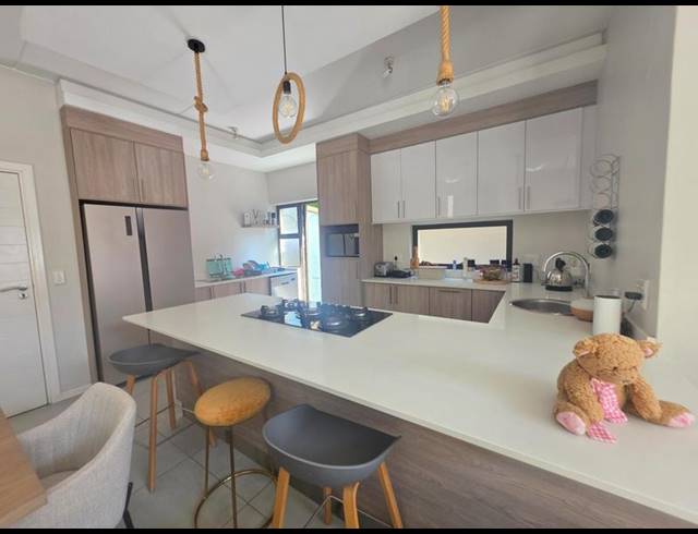 3 BEDROOM TOWNHOUSE FOR SALE IN FERNDALE